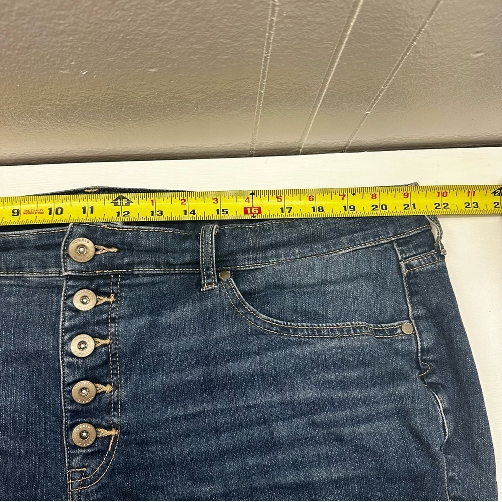 Torrid Button Fly Dark Blue Jean Shorts Distressed Hem size 20 plus size - Picture 6 of 10